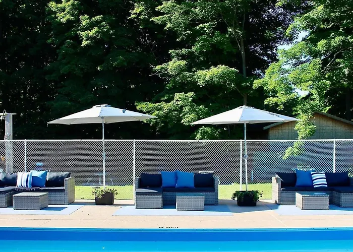Lakeview Motel And Cottages